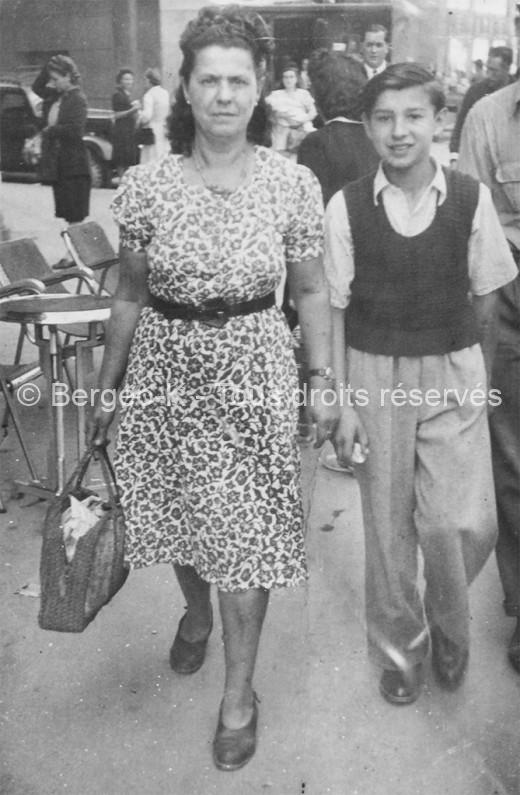 Sa mère et son frère Albert