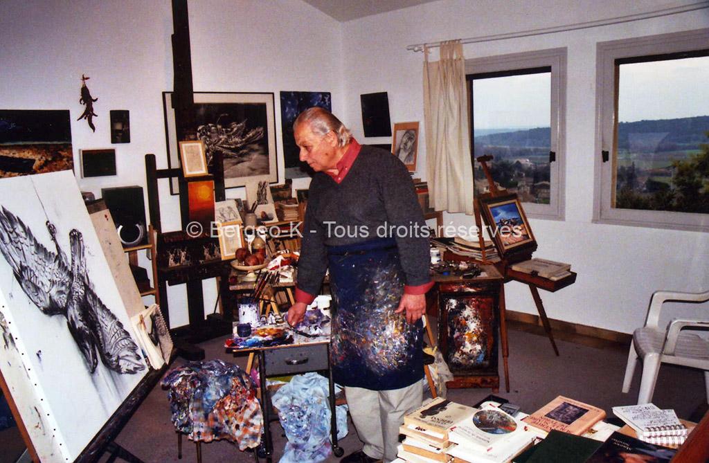 Bergeo travaillant dans son atelier